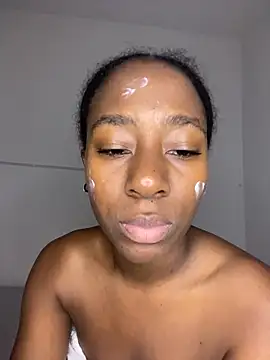 Snapshot of milarain chatting on 03.23.26 milarain online show from 03.23.26