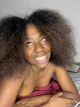 Snapshot of milarain chatting on 03.27.26 milarain online show from 03.27.26