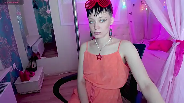 Snapshot of ErickaFetish chatting on 11.02.25 ErickaFetish online show from 11.02.25