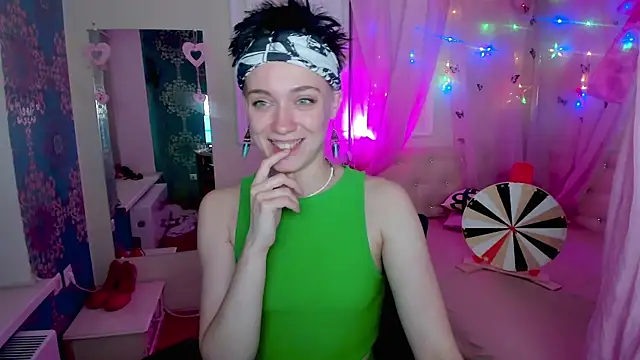 Snapshot of ErickaFetish chatting on 11.04.25 ErickaFetish online show from 11.04.25