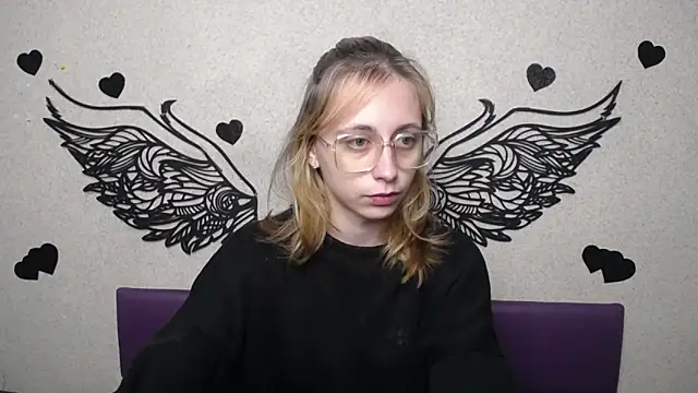 TracyLll online show from 11.30.25