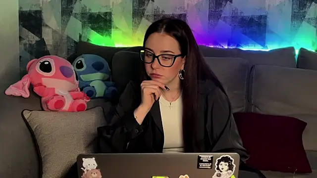 Snapshot of OhNicolle chatting on 11.09.25 OhNicolle online show from 11.09.25