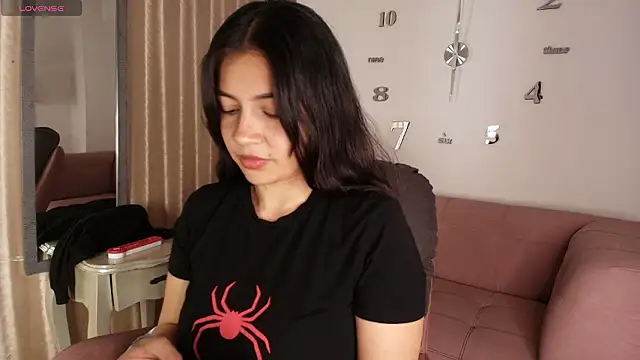 KamyGlam online show from 02.10.26