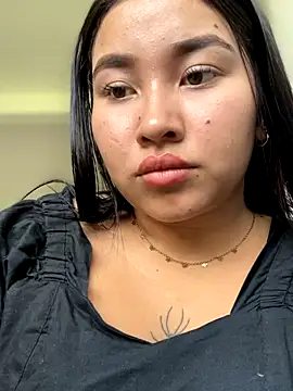 Snapshot of Vickybon chatting on 12.15.25 Vickybon online show from 12.15.25