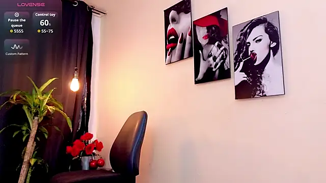 Snapshot of Flor_Gil chatting on 11.27.25 Flor Gil online show from 11.27.25