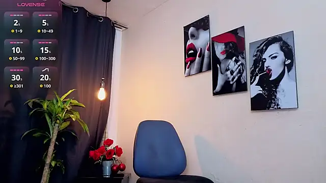 Snapshot of Flor_Gil chatting on 11.28.25 Flor Gil online show from 11.28.25