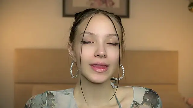 VetaManhardt online show from 11.18.25