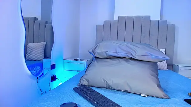 Snapshot of emma_trix chatting on 12.04.25 emma trix online show from 12.04.25