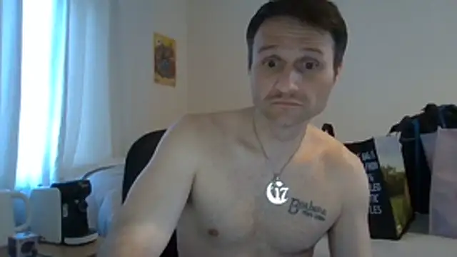 Snapshot of Caliguy36 chatting on 04.21.26 Caliguy36 online show from 04.21.26