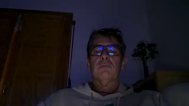 Snapshot of miangelpt chatting on 10.28.25 miangelpt online show from 10.28.25