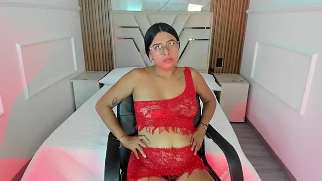 Snapshot of NaraBloom chatting on 11.03.25 NaraBloom online show from 11.03.25