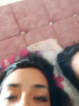 Snapshot of Moon_And_Sunn chatting on 11.21.25 Moon And Sunn online show from 11.21.25