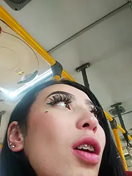 Snapshot of Moon_And_Sunn chatting on 12.04.25 Moon And Sunn online show from 12.04.25