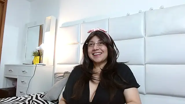 Caroline belle online show from 11.21.25