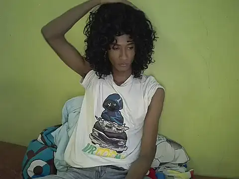 Snapshot of skinniyGabriel chatting on 12.03.25 skinniyGabriel online show from 12.03.25