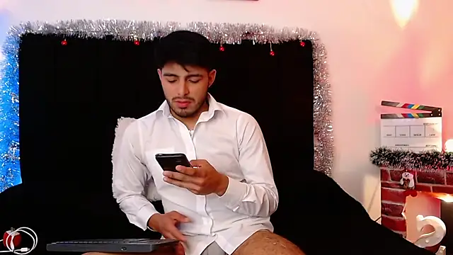Snapshot of jaiden_thoner chatting on 12.18.25 jaiden thoner online show from 12.18.25