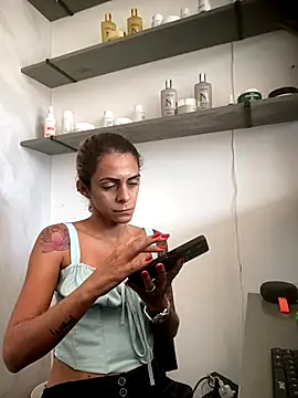 Snapshot of sabrinaneves chatting on 12.17.25 sabrinaneves online show from 12.17.25