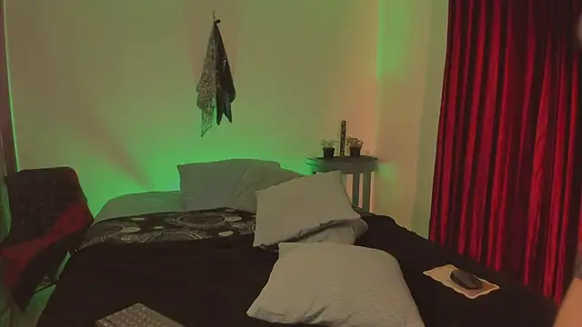 estmonnn online show from 12.17.25