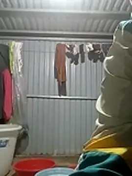 Snapshot of matbiec- chatting on 11.03.25 matbiec- online show from 11.03.25