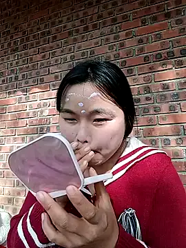 Snapshot of matbiec- chatting on 12.03.25 matbiec- online show from 12.03.25