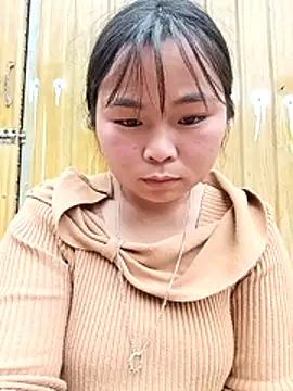 Snapshot of matbiec- chatting on 12.14.25 matbiec- online show from 12.14.25