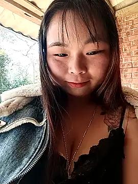 Snapshot of matbiec- chatting on 12.15.25 matbiec- online show from 12.15.25