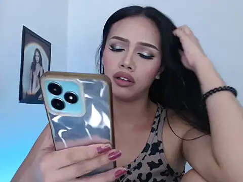 Snapshot of loveofparadise chatting on 04.05.26 loveofparadise online show from 04.05.26