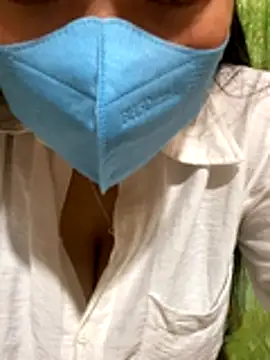 Snapshot of Nul-chal chatting on 11.06.25 Nul-chal online show from 11.06.25