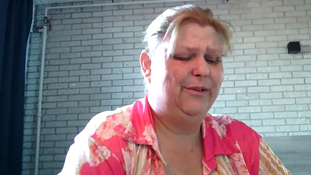 Sylviastar46 online show from 04.24.26