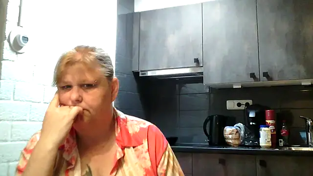 Sylviastar46 online show from 04.29.26