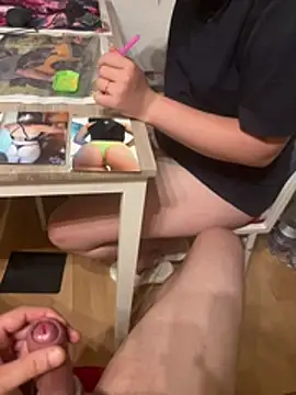 Teeny-Slut18 online show from 06.24.26