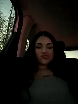 Snapshot of babygirllilly chatting on 10.29.25 babygirllilly online show from 10.29.25