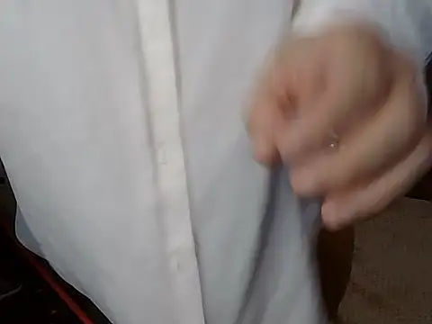 Snapshot of AlessiaCreed chatting on 10.30.25 AlessiaCreed online show from 10.30.25