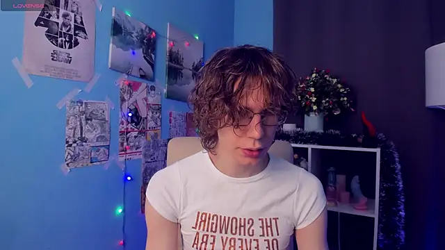 Snapshot of LeoBensyten chatting on 12.01.25 LeoBensyten online show from 12.01.25