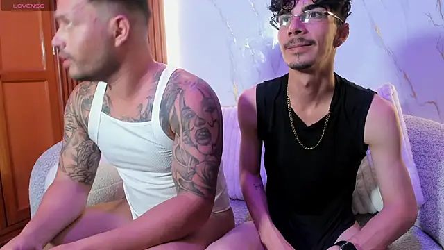 Snapshot of boysonfiree chatting on 10.29.25 boysonfiree online show from 10.29.25