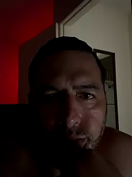 Snapshot of ezrah23 chatting on 11.04.25 ezrah23 online show from 11.04.25