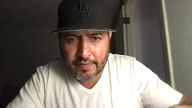 Snapshot of ezrah23 chatting on 11.13.25 ezrah23 online show from 11.13.25