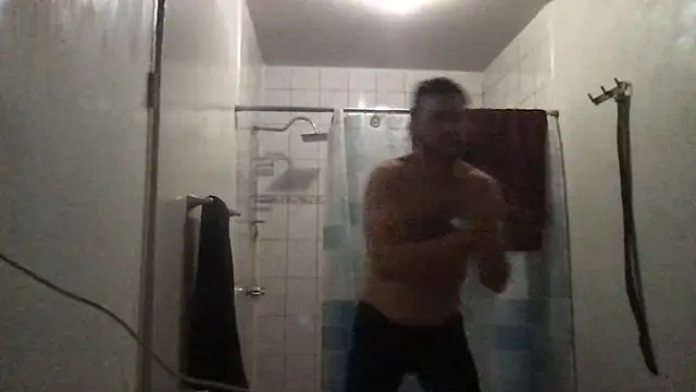 Snapshot of ezrah23 chatting on 11.17.25 ezrah23 online show from 11.17.25