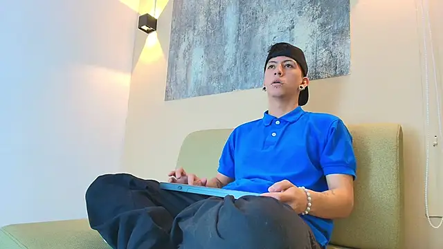 Snapshot of NOHA_CRAYG chatting on 11.04.25 NOHA CRAYG online show from 11.04.25