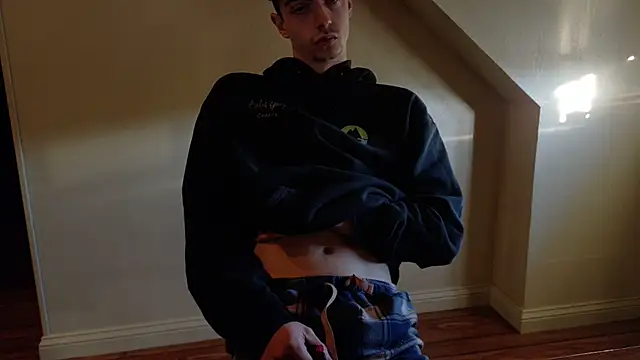 Snapshot of Yoursexiboy33 chatting on 10.30.25 Yoursexiboy33 online show from 10.30.25