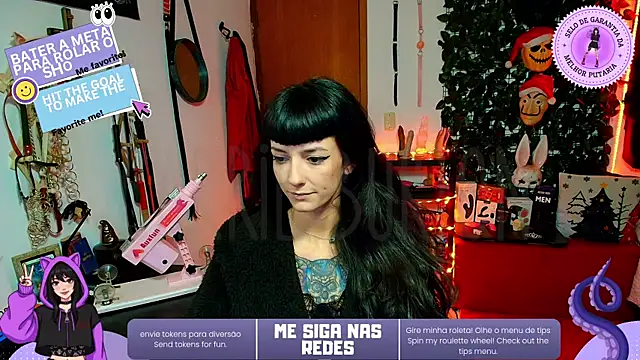 Snapshot of CarrieBurton chatting on 11.21.25 CarrieBurton online show from 11.21.25