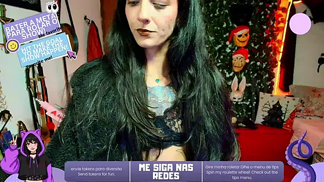 Snapshot of CarrieBurton chatting on 11.22.25 CarrieBurton online show from 11.22.25