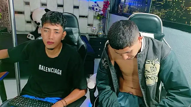 Snapshot of darwinandbrayann chatting on 11.07.25 darwinandbrayann online show from 11.07.25