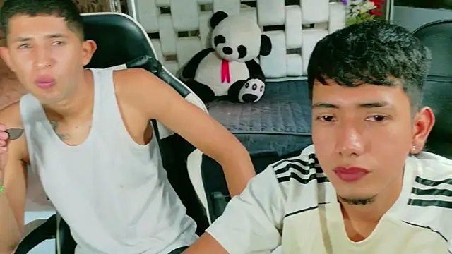 Snapshot of darwinandbrayann chatting on 11.07.25 darwinandbrayann online show from 11.07.25