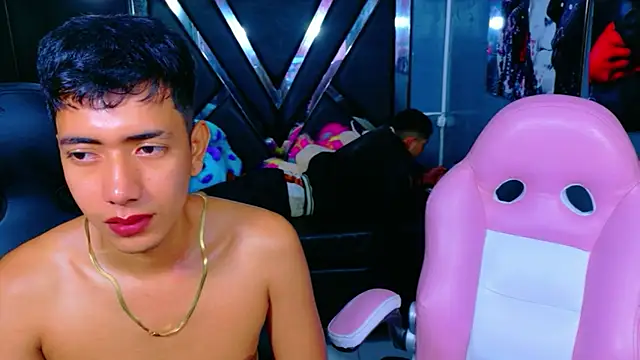 Snapshot of darwinandbrayann chatting on 11.15.25 darwinandbrayann online show from 11.15.25