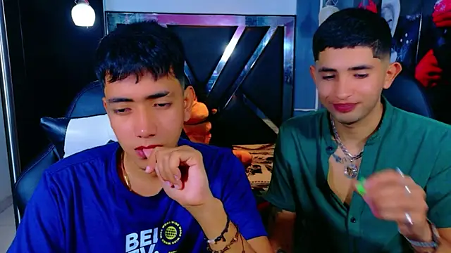 Snapshot of darwinandbrayann chatting on 11.21.25 darwinandbrayann online show from 11.21.25