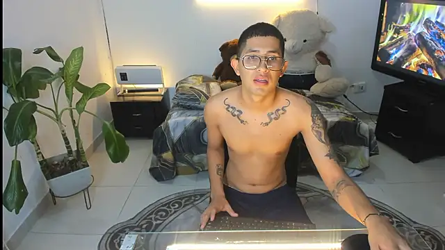 Snapshot of darwinandbrayann chatting on 03.02.26 darwinandbrayann online show from 03.02.26