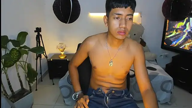 Snapshot of darwinandbrayann chatting on 03.12.26 darwinandbrayann online show from 03.12.26