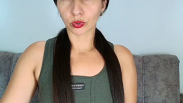 alana pink95 online show from 11.13.25