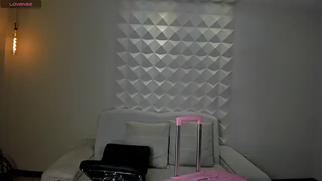 BellaConnorX online show from 06.12.26